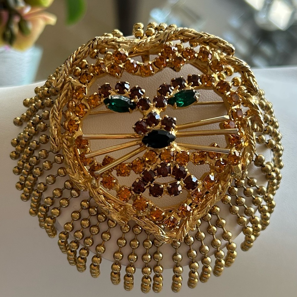 Unsigned Dominique Gold and Green Heart Brooch with Cascading Fringe
